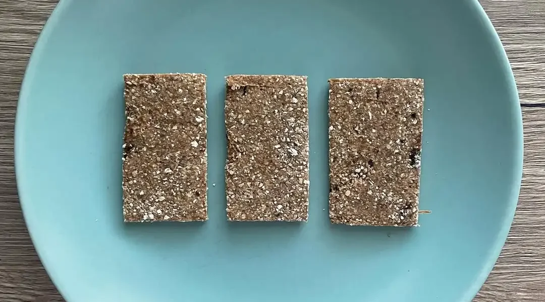 Tip na zdravý snack: Banánové keksy so slivkami